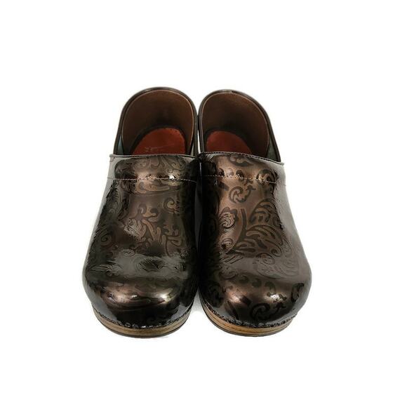 Dansko Professional Women's Brown Patent Leather Floral Paisley Clogs 11 - Picture 3 of 6